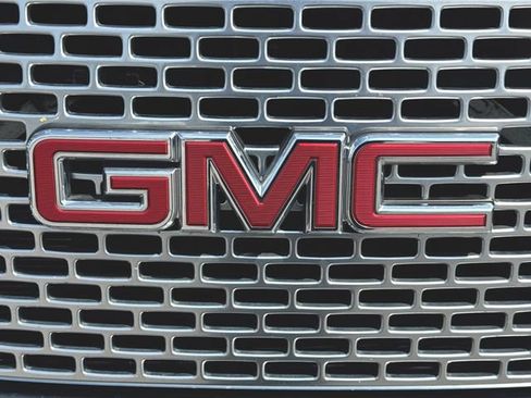 Used 2016 GMC Yukon XL Denali w/ Open Road Package AWD/4WD image 32