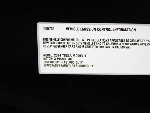 Used 2024 Tesla Model Y Long Range image 27