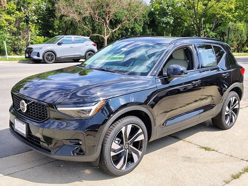 New 2026 Volvo XC40 B5 Ultra w/ Protection Package Premier AWD/4WD image 6