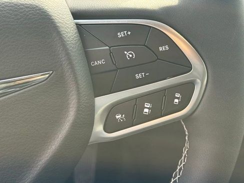 New 2026 Chrysler Pacifica Select image 18