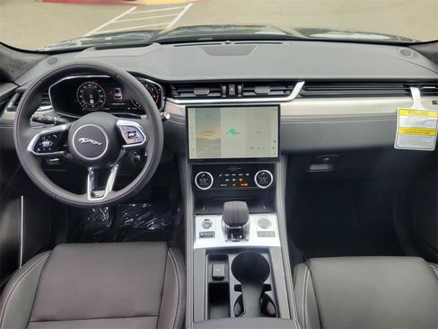 New 2026 Jaguar F-PACE R-Dynamic S image 9