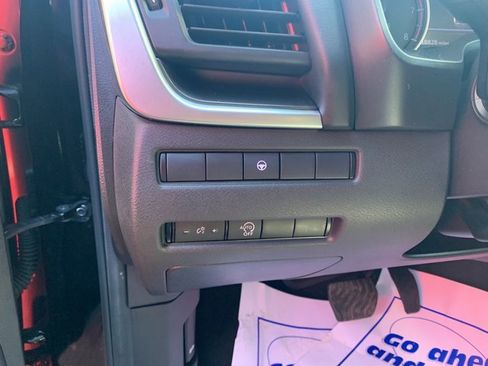 Used 2023 Nissan Rogue SV image 6