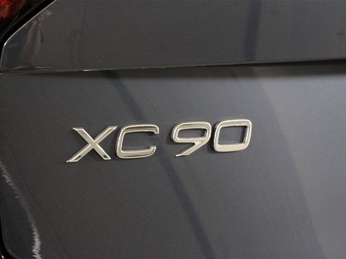 New 2026 Volvo XC90 B6 Plus w/ Protection Package Premier image 16