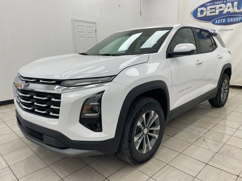 New 2026 Chevrolet Equinox LT w/ Convenience Package II AWD/4WD image 17