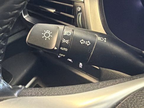 Used 2022 Kia Telluride LX image 42