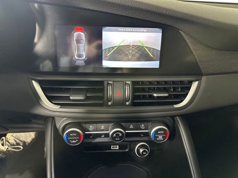 Used 2022 Alfa Romeo Giulia Ti image 22