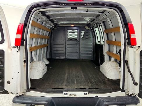 Used 2018 Chevrolet Express 2500 w/ Driver Convenience Package RWD image 20