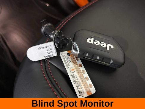 Used 2025 Jeep Wrangler Unlimited Rubicon AWD/4WD image 21