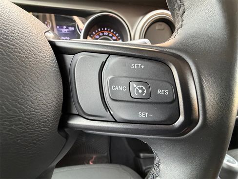 Used 2018 Jeep Wrangler Sport S image 20