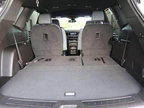 Used 2023 Buick Enclave Essence FWD image 21