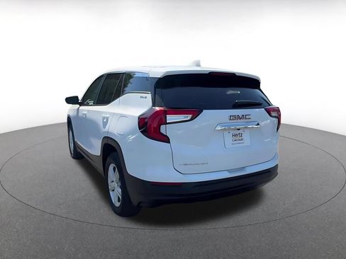 Used 2024 GMC Terrain SLE FWD image 11