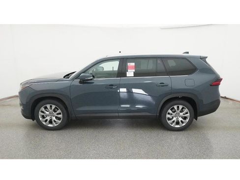 New 2026 Toyota Grand Highlander Limited image 3