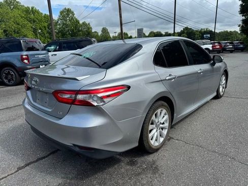 Used 2018 Toyota Camry LE FWD image 8