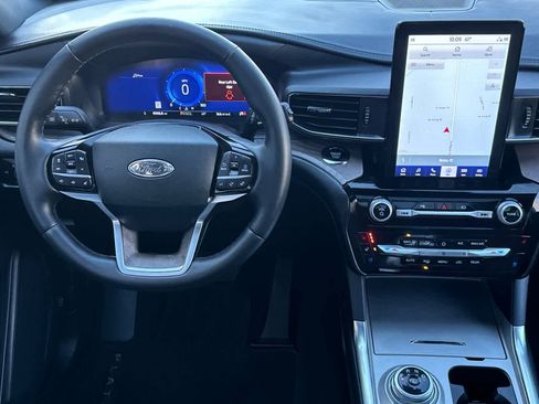 Certified 2023 Ford Explorer Platinum w/ Technology Package image 14