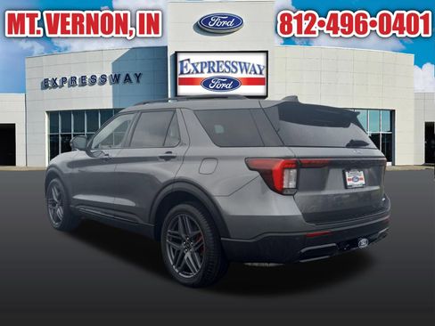 Used 2025 Ford Explorer ST-Line w/ ST-Line Street Pack AWD/4WD image 9