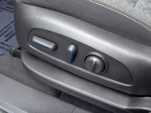 Used 2023 Chevrolet Equinox LT image 13