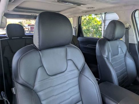 Used 2024 Kia Telluride SX Prestige w/ Towing Package image 6