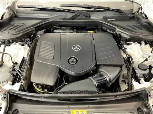 Used 2024 Mercedes-Benz GLC 300 4MATIC w/ AMG Line image 30