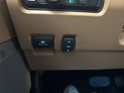 Used 2024 Ford F250 Lariat w/ Chrome Package image 46