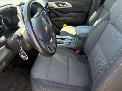 Used 2019 Chevrolet Traverse LT FWD image 6