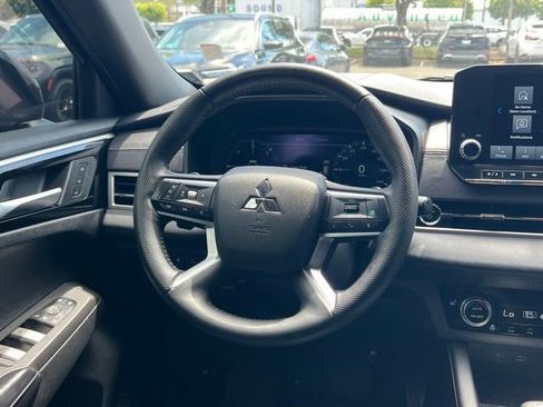Used 2025 Mitsubishi Outlander SEL Black Edition AWD/4WD image 13