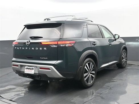 Used 2024 Nissan Pathfinder Platinum image 6