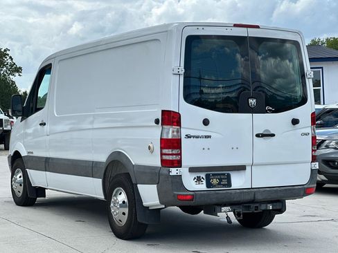 Used 2008 Dodge Sprinter 2500 RWD image 5