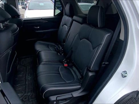 Used 2024 Honda Pilot Elite image 21