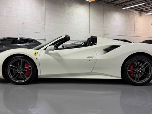 Used 2019 Ferrari 488 Spider RWD image 33