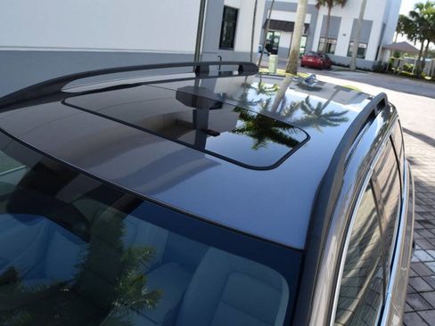 Used 2011 Volvo XC70 3.2 w/ Premium Pkg image 24