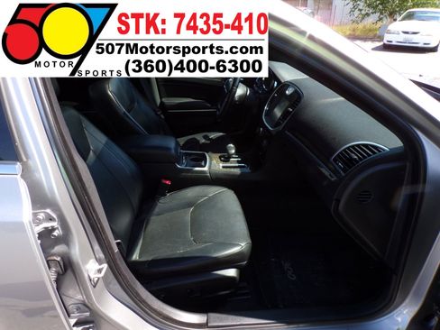 Used 2014 Chrysler 300 C image 14