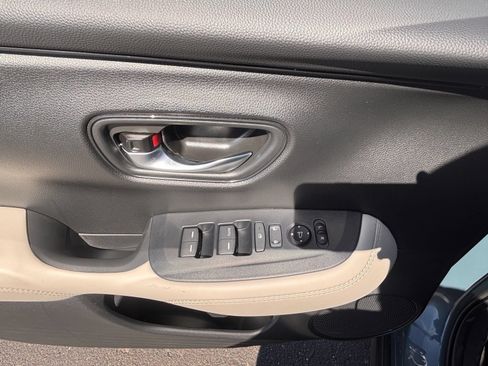 New 2027 Honda HR-V LX image 16