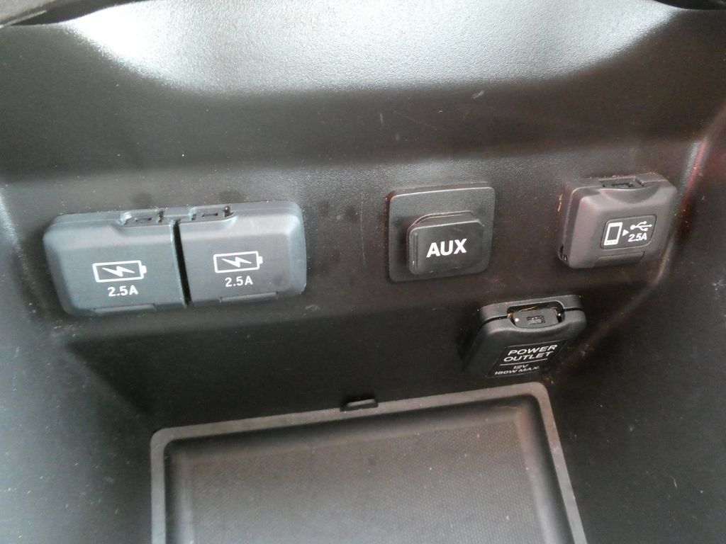 Used 2020 Acura MDX w/ Technology Package AWD/4WD image 32