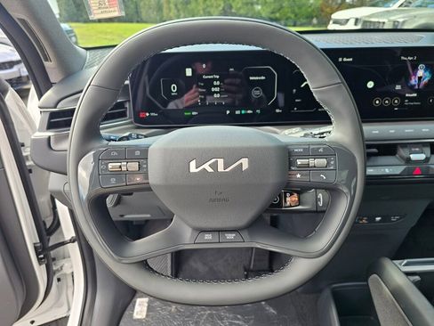 New 2026 Kia EV9 Land image 11