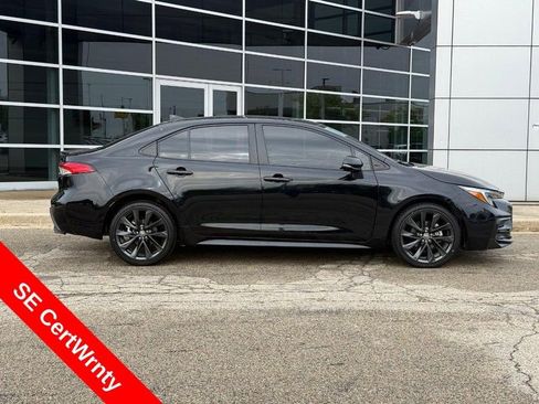 Used 2025 Toyota Corolla SE FWD image 2