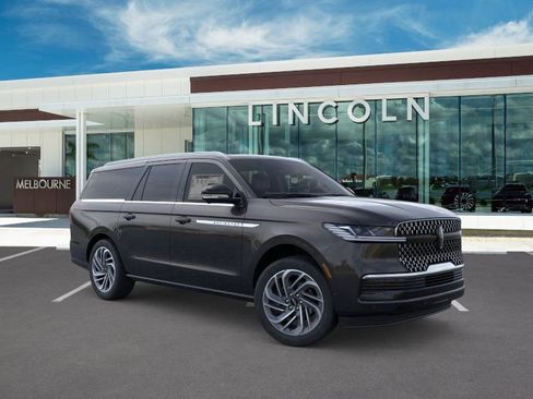 New 2025 Lincoln Navigator L Reserve AWD/4WD image 7
