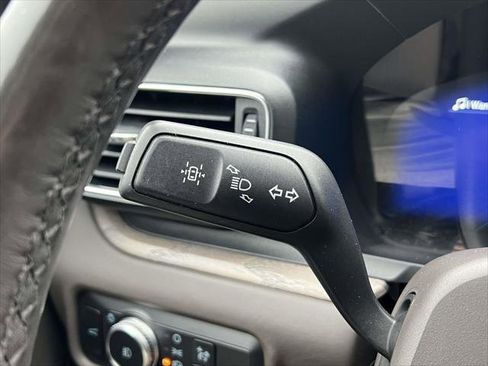 Used 2020 Ford Explorer Platinum w/ Premium Technology Package image 24