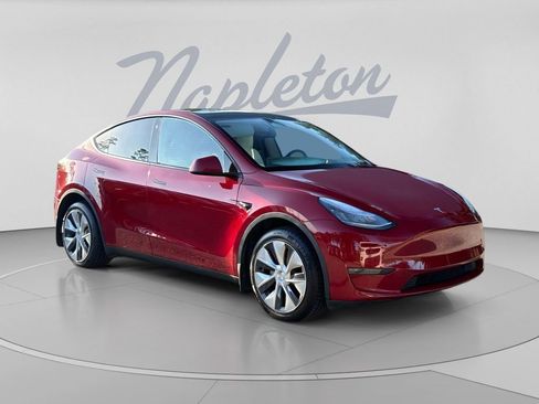 Used 2023 Tesla Model Y Long Range AWD/4WD image 3