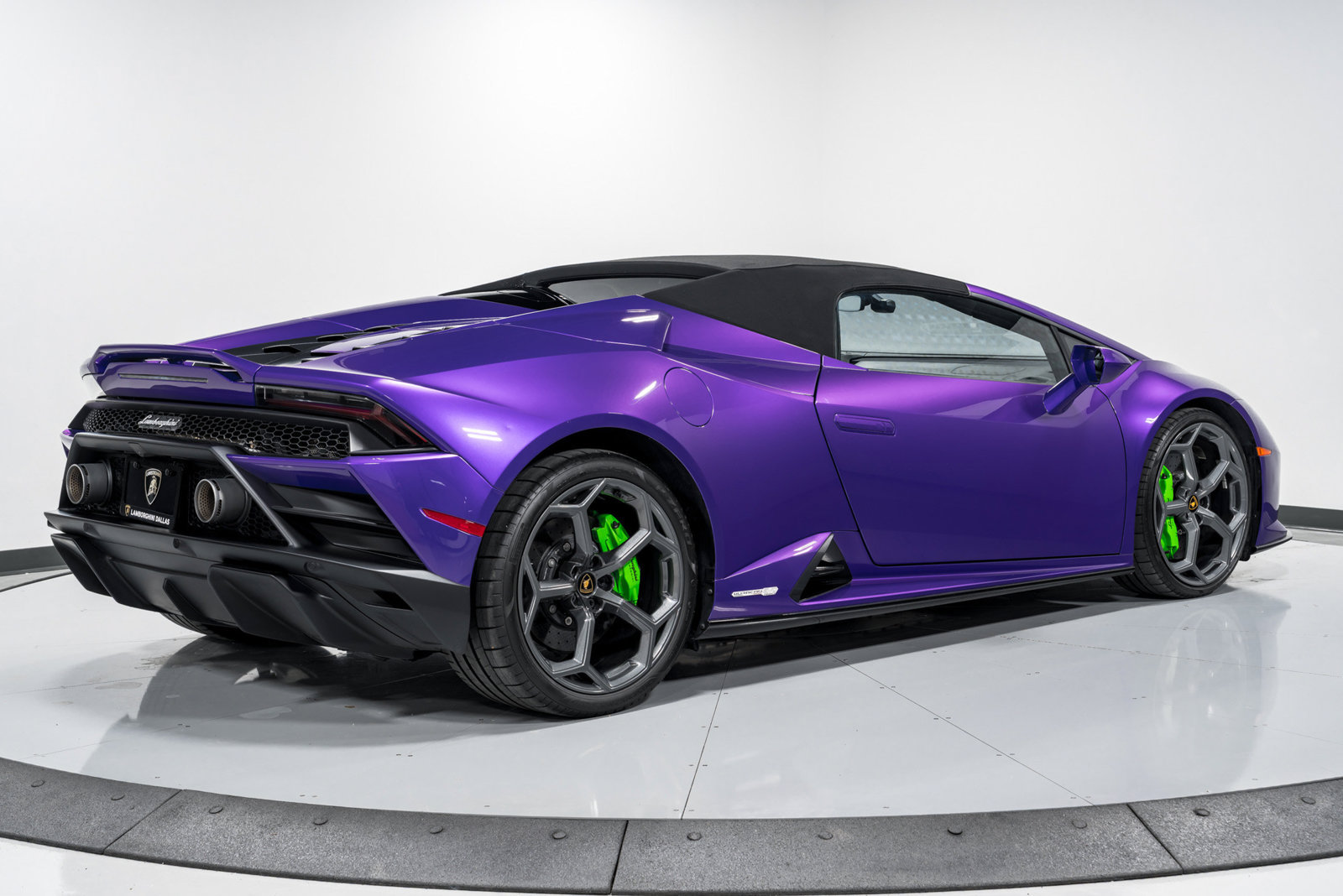 Used 2023 Lamborghini Huracan EVO RWD image 41