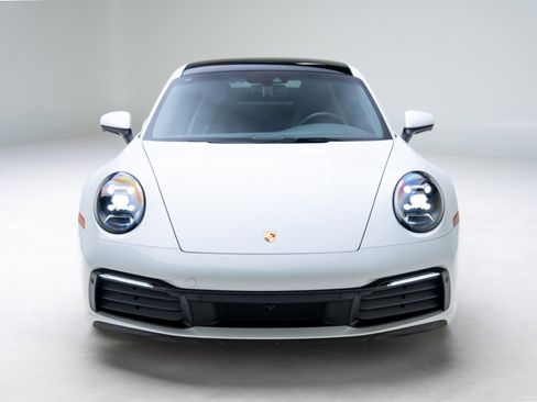 Used 2020 Porsche 911 Carrera image 4