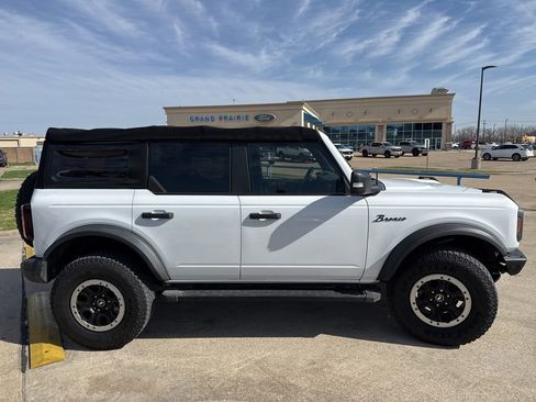 Used 2021 Ford Bronco Badlands image 19