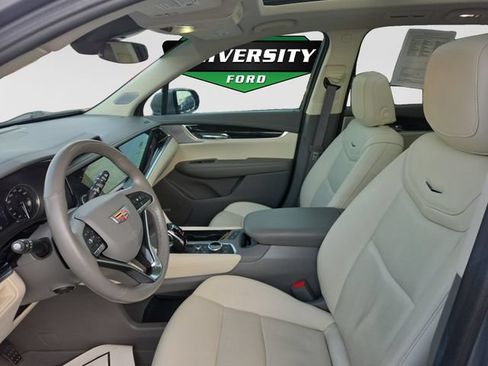 Used 2025 Cadillac XT6 Premium Luxury AWD/4WD image 30