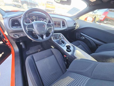 Used 2019 Dodge Challenger SXT w/ Blacktop Package image 10