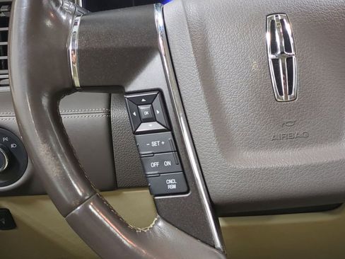 Used 2017 Lincoln Navigator Reserve image 32