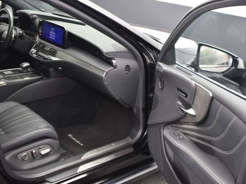Used 2023 Lexus LS 500h AWD w/ Luxury Package image 20
