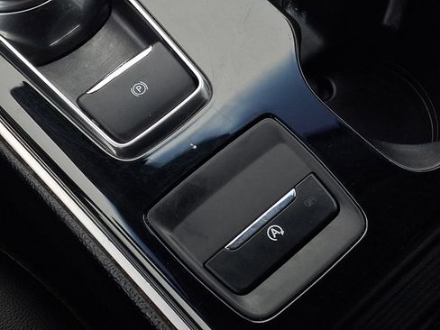 Used 2019 Ford Edge SEL w/ Equipment Group 201A image 25