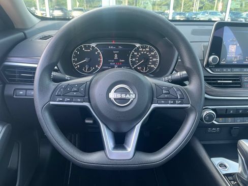 Certified 2025 Nissan Altima 2.5 SV AWD/4WD image 17