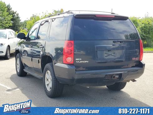 Used 2011 GMC Yukon SLT w/ SLT-2 Equipment Package AWD/4WD image 3