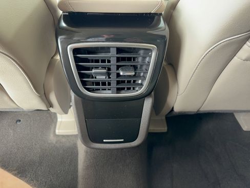 Used 2022 Lincoln Nautilus FWD w/ Premium Package image 30