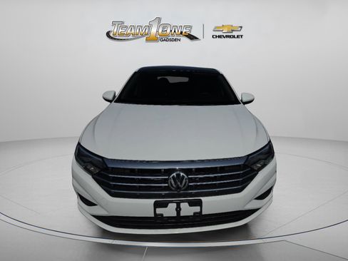 Used 2021 Volkswagen Jetta SE FWD image 2